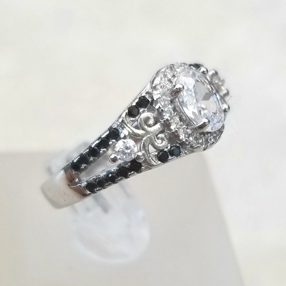 Antique Style Black Spinel Ring - Picture 5 of 7